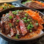 Saftige koreanische BBQ Steak Bowls mit frischem Gemüse.